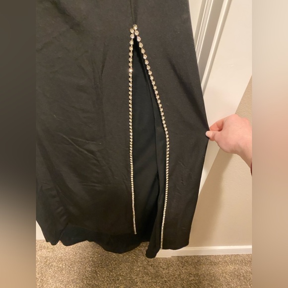 Elegant Black Gown with rhinestone details Mac Duggal 55706 NWT size 8 flaws - Picture 5 of 11